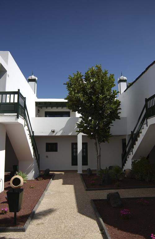Apartamentos Los Pueblos Пуерто-дель-Кармен Екстер'єр фото